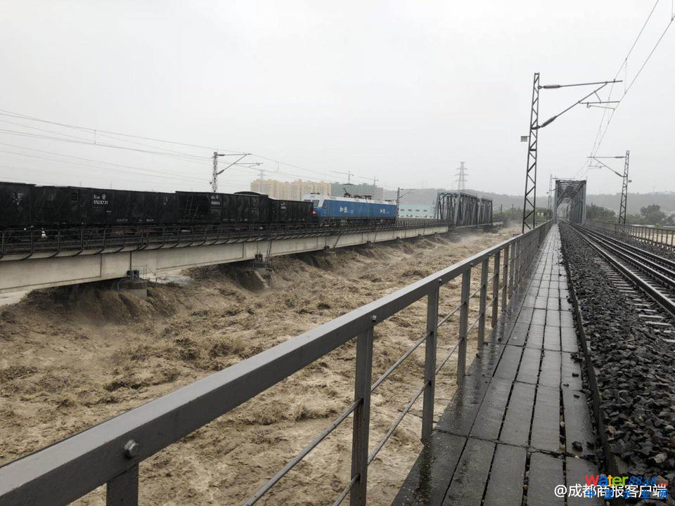 һ@ô!8000܇_(ki)ϴ򿹺 (zhn)סˮ