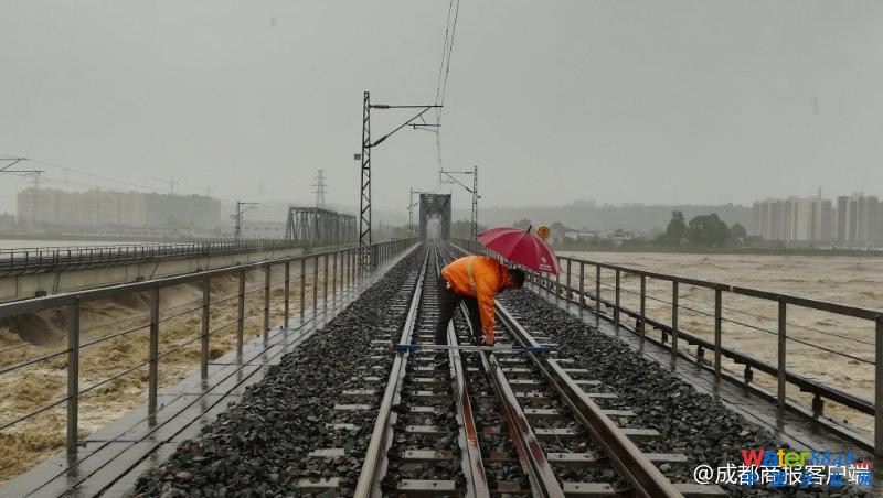 һ@ô!8000܇_(ki)ϴ򿹺 (zhn)סˮ